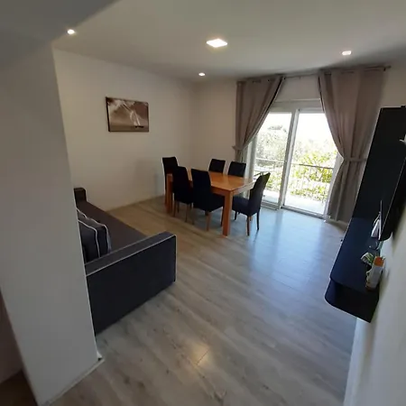 Nino * Gradac (Split-Dalmatia)