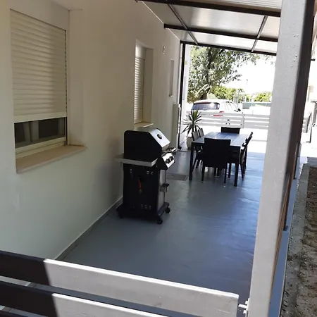 Nino Apartment *