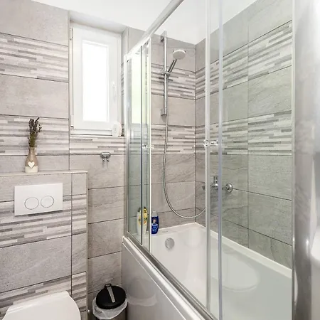 Nino Lägenhet Gradac (Split-Dalmatia)