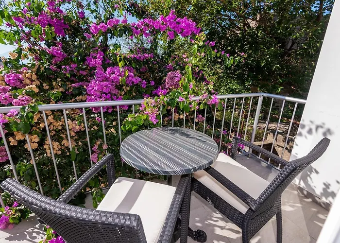 Nino Apartament *